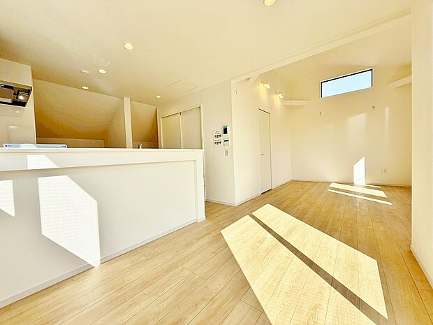 豊かな居住性と、安心感を満たすクオリティが見事に調和した住空間。