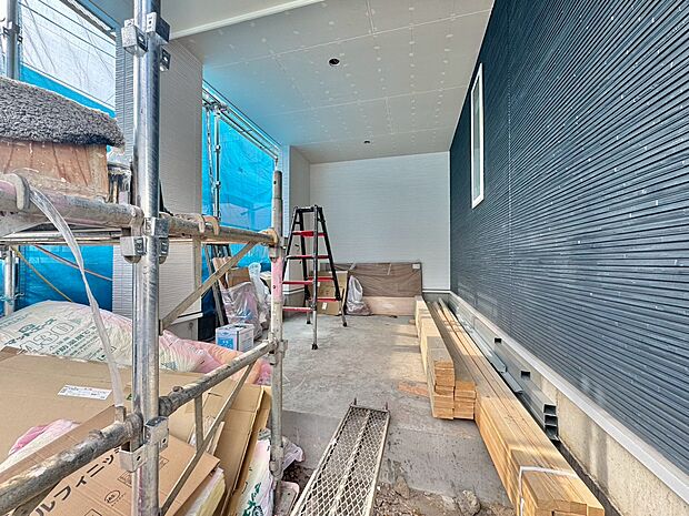 本物件の駐車スペースです。車種制限のある場合もございますので、お気軽にお問い合わせくださいませ。