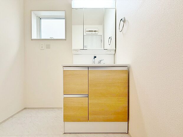 何かと物が増える場所だからこそ、スッキリと見映えの良い空間に。