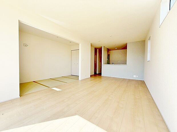 飾り過ぎないシンプルな内装と偏り過ぎないデザインで統一しました。