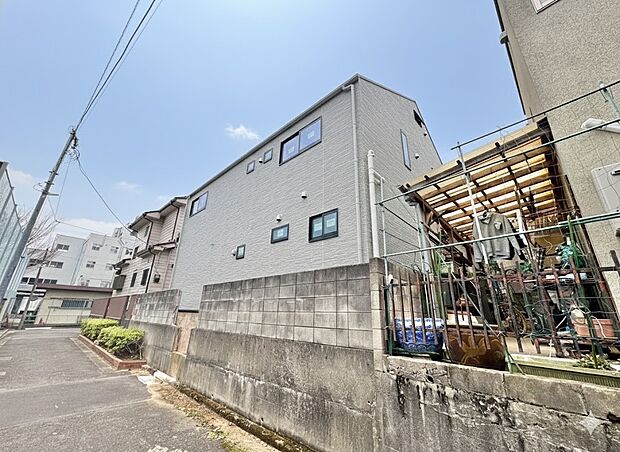 現地に足をお運びいただいた際には、周辺散策などをお勧めいたします。