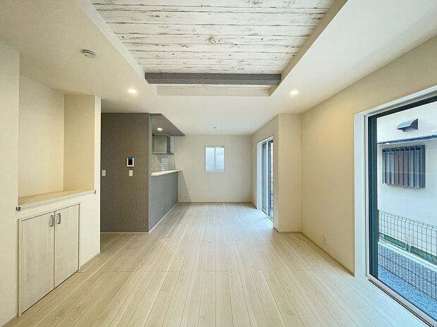 飾り過ぎないシンプルな内装と偏り過ぎないデザインで統一しました。