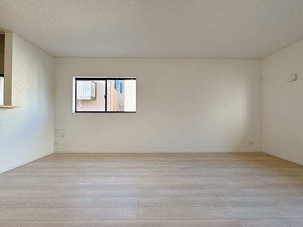 忙しく過ぎゆく日常を置き去るほど、ゆったりした時間が流れるリビング。