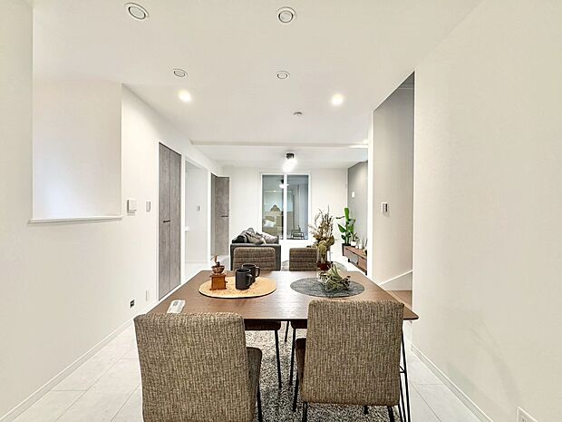 豊かな居住性と、安心感を満たすクオリティが見事に調和した住空間。