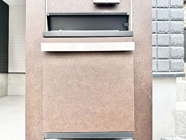 郵便物を受け取るための郵便受け。