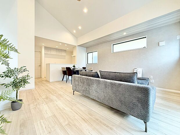 飾り過ぎないシンプルな内装と偏り過ぎないデザインで統一しました。