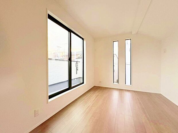 書斎や寝室へと変わっていくこの1室にどうアレンジするか、それを想像するだけで夢が膨らみますね。