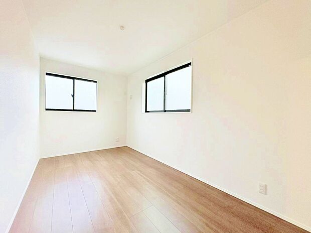 暖かいひだまりを全身で感じ取れる室内。光あふれる空間で子育てをする喜び。