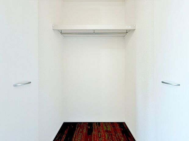 居室にはクローゼットがあり、荷物もスッキリ収納して快適にお過ごしいただけます。