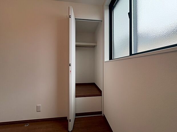 居室にはクローゼットがあり、荷物もスッキリ収納して快適にお過ごしいただけます。