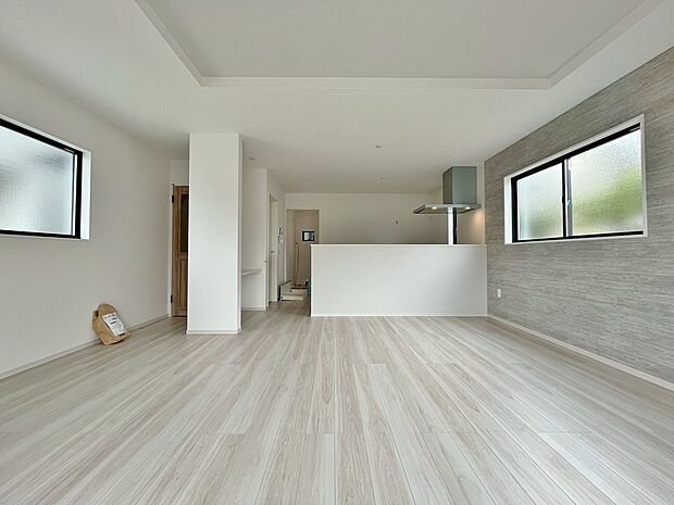 忙しく過ぎゆく日常を置き去るほど、ゆったりした時間が流れるリビング。