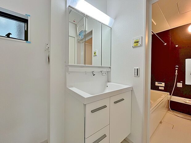 何かと物が増える場所だからこそ、スッキリと見映えの良い空間に。