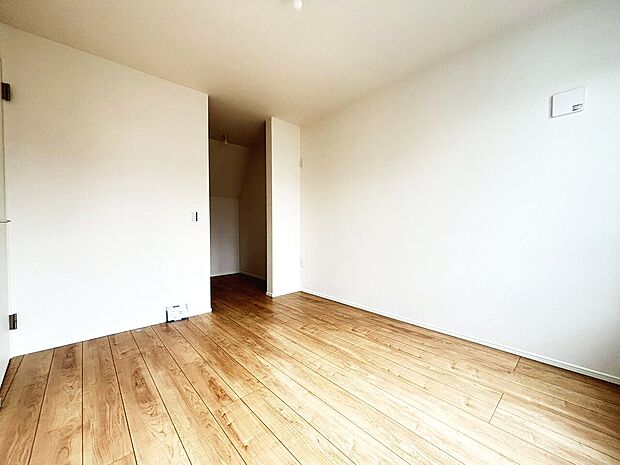 収納スペースが付いていて、お部屋を広く使っていただけます。