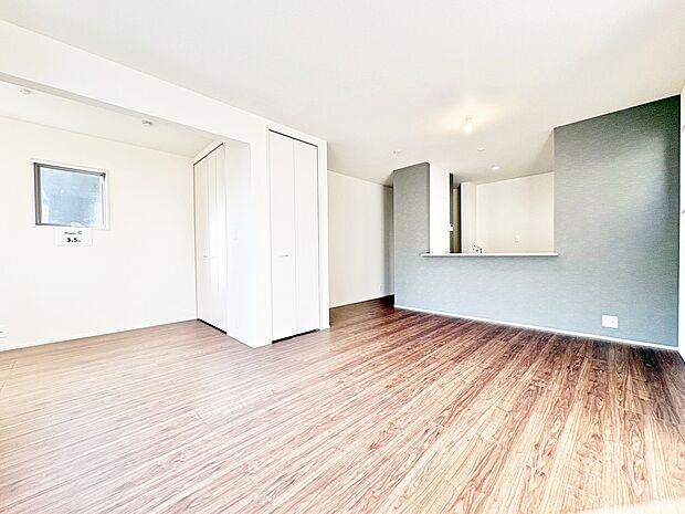 飾り過ぎないシンプルな内装と偏り過ぎないデザインで統一しました。