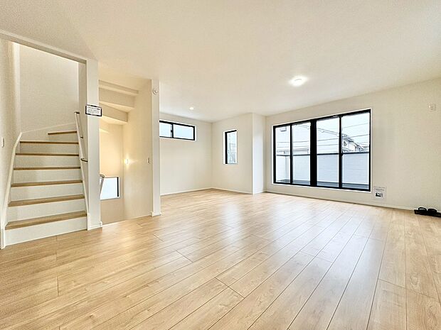 飾り過ぎないシンプルな内装と偏り過ぎないデザインで統一しました。