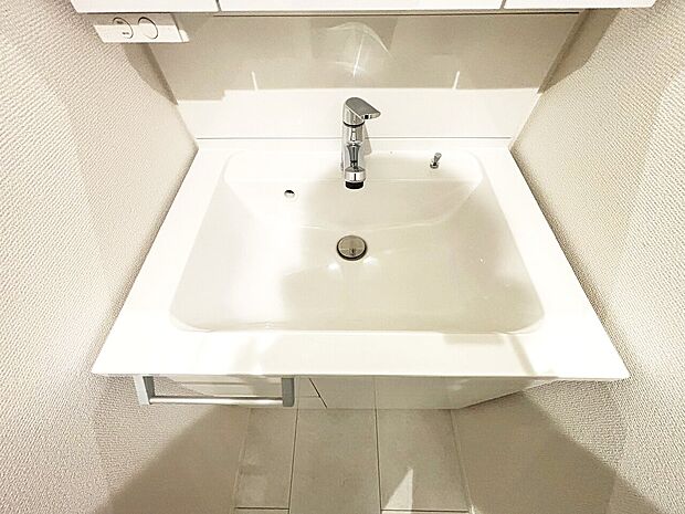 何かと物が増える場所だからこそ、スッキリと見映えの良い空間に。