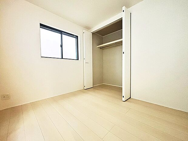 書斎にするなり、寝室するなりこの1室をどうアレンジするかを想像するだけで夢が膨らみますね。