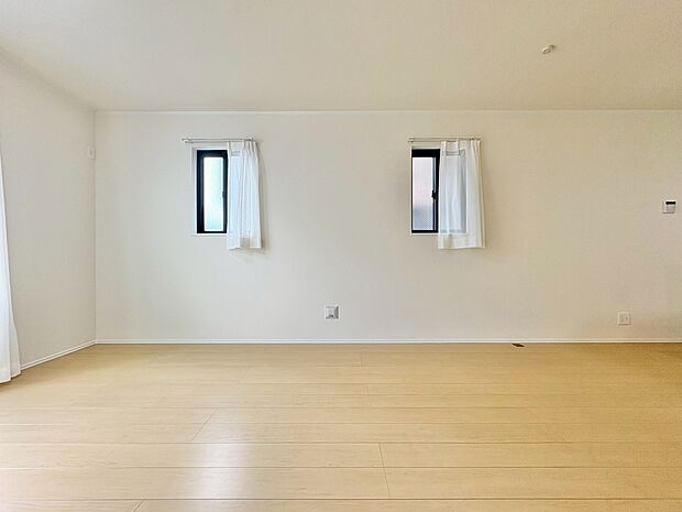 忙しく過ぎゆく日常を置き去るほど、ゆったりした時間が流れるリビング。