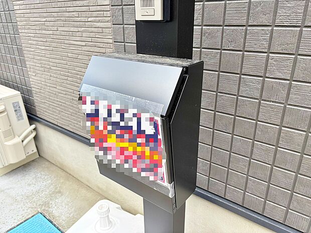 郵便物を受け取るための郵便受け。