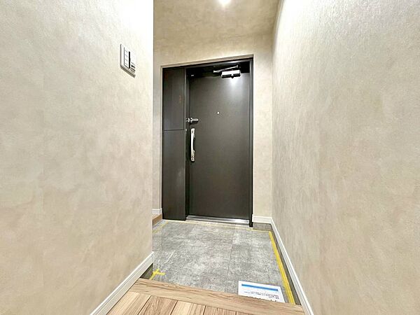 シューズボックスを完備した玄関です。
