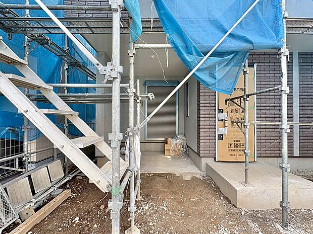 本物件の駐車スペースです。車種制限のある場合もございますので、お気軽にお問い合わせくださいませ。