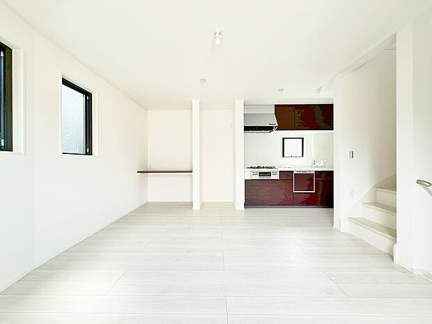 忙しく過ぎゆく日常を置き去るほど、ゆったりした時間が流れるリビング。