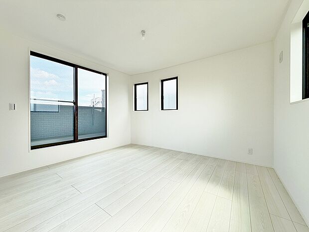 ベッドも十分に設置するスペースがあります。