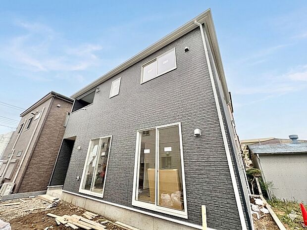 【建築中】外観の美しさだけでなくそこに住まうご家族様の心地良さを最優先しています。