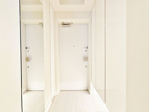 玄関を拡大表示