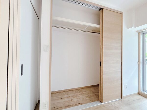 居室にはクローゼットがあり、荷物もスッキリ収納して快適にお過ごしいただけます。