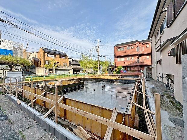 現地に足をお運びいただいた際には、周辺散策などをお勧めいたします。