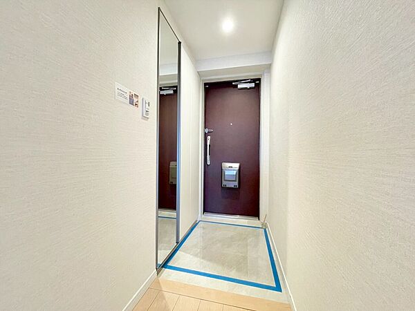 シューズボックスを完備した玄関です。