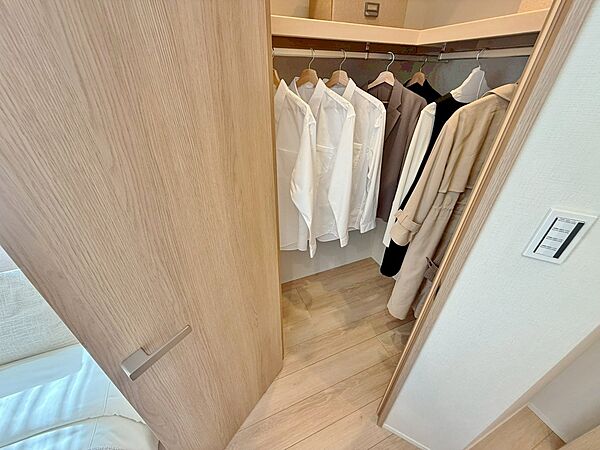 居室にはクローゼットがあり、荷物もスッキリ収納して快適にお過ごしいただけます。