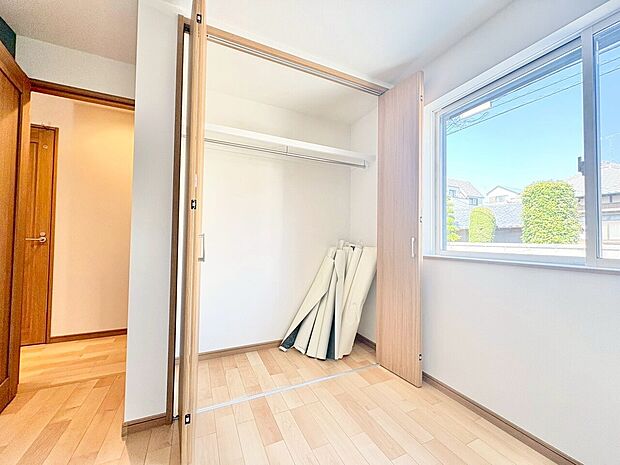 居室にはクローゼットがあり、荷物もスッキリ収納して快適にお過ごしいただけます。