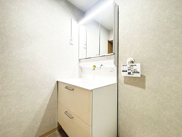 何かと物が増える場所だからこそ、スッキリと見映えの良い空間に。