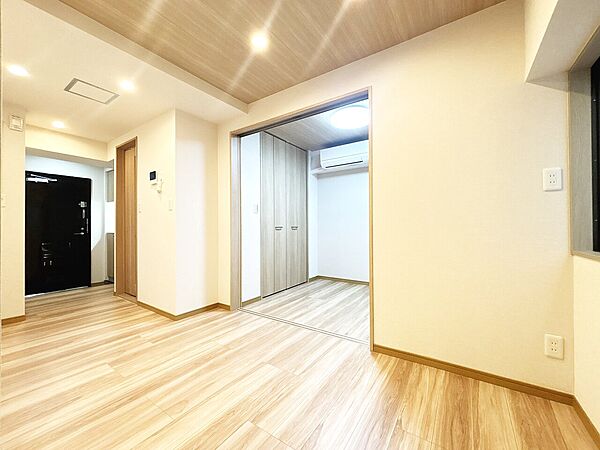 飾り過ぎないシンプルな内装と偏り過ぎないデザインで統一しました。