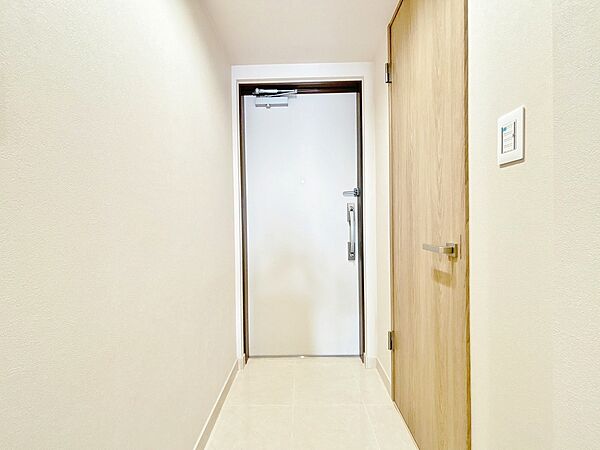 シューズボックスを完備した玄関です。