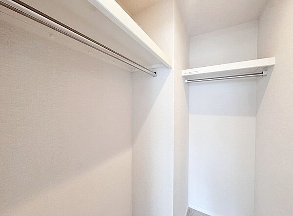 居室にはクローゼットがあり、荷物もスッキリ収納して快適にお過ごしいただけます。
