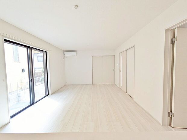 飾り過ぎないシンプルな内装と偏り過ぎないデザインで統一しました。