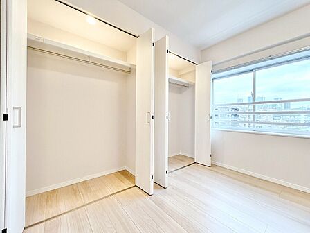 居室にはクローゼットがあり、荷物もスッキリ収納して快適にお過ごしいただけます。