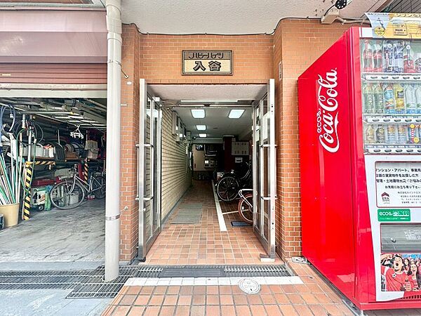 外と内をつなぐエントランスは、まさに顔となる場所。