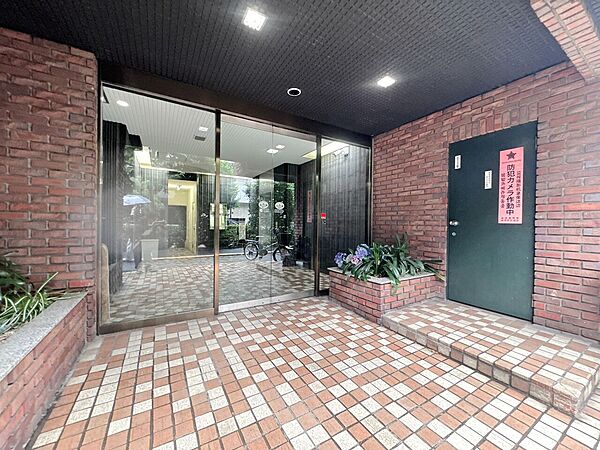 外と内をつなぐエントランスは、まさに顔となる場所。