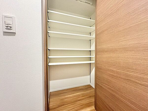 居室にはクローゼットがあり、荷物もスッキリ収納して快適にお過ごしいただけます。