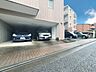駐車場：本物件の駐車スペースです。車種制限のある場合もございますので、お気軽にお問い合わせくださいませ。