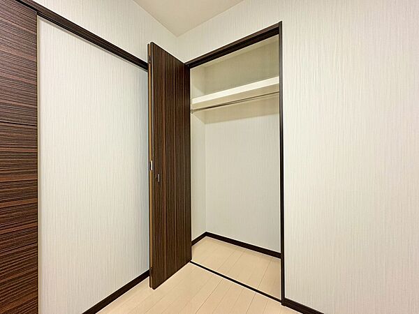 居室にはクローゼットがあり、荷物もスッキリ収納して快適にお過ごしいただけます。