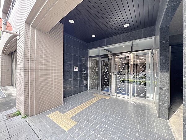 外と内をつなぐエントランスは、まさに顔となる場所。