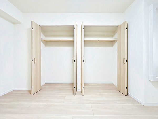居室にはクローゼットがあり、荷物もスッキリ収納して快適にお過ごしいただけます。