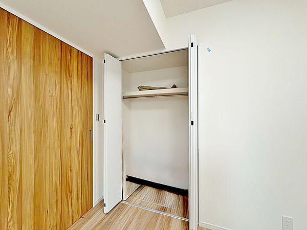 居室にはクローゼットがあり、荷物もスッキリ収納して快適にお過ごしいただけます。