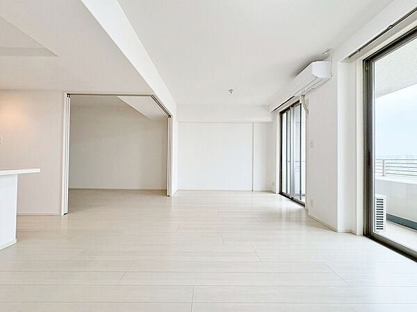 飾り過ぎないシンプルな内装と偏り過ぎないデザインで統一しました。