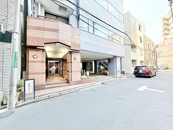 外と内をつなぐエントランスは、まさに顔となる場所。